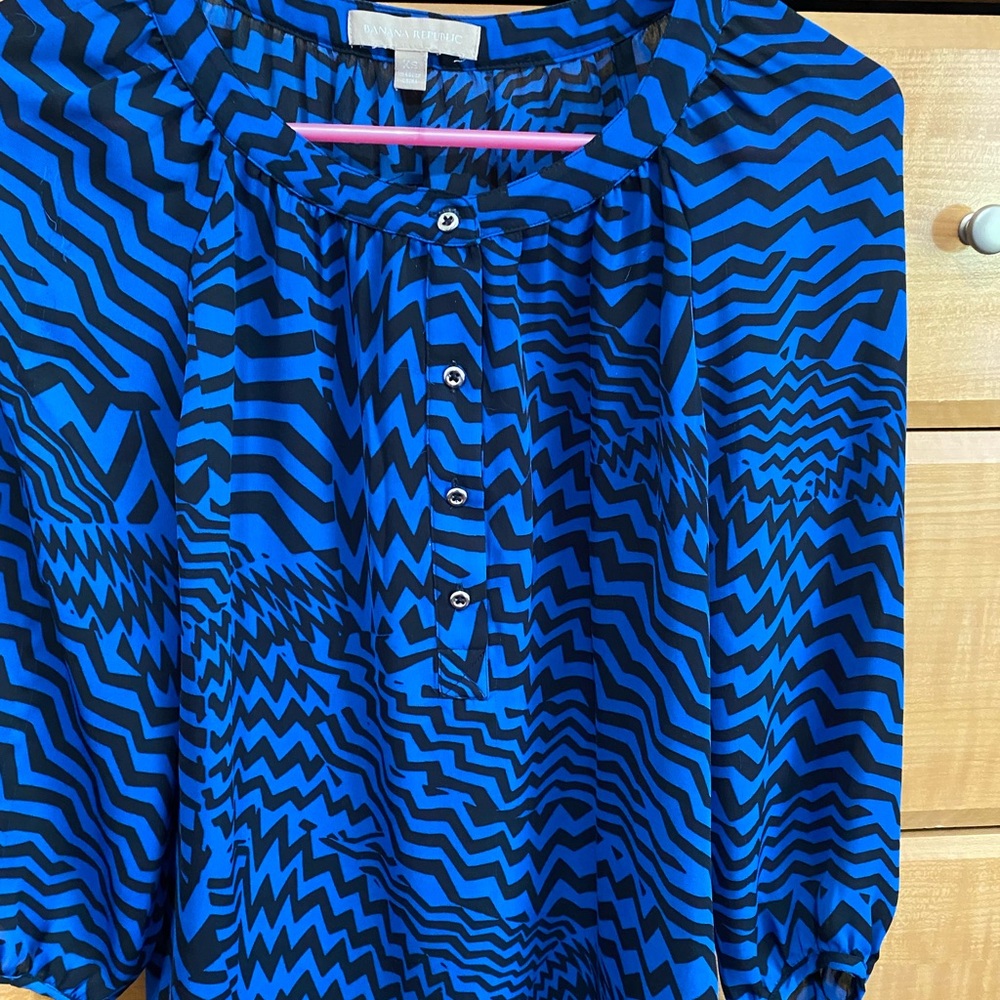 Banana Republic Blue Zigzag Blouse Top XS